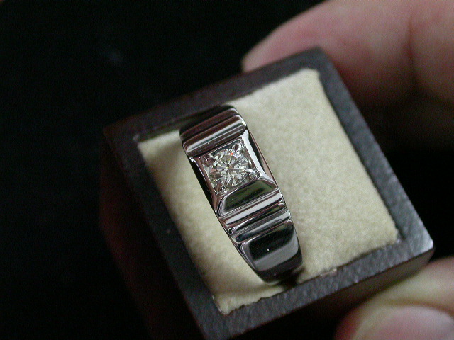 鑽石戒指 主鑽約0.28克拉
